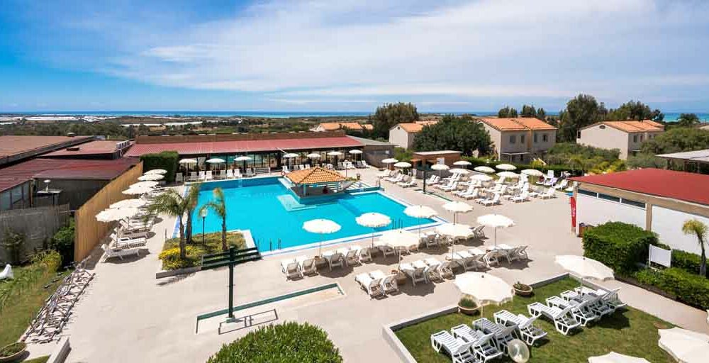 athena-resort-twitter athena-resort-twitter